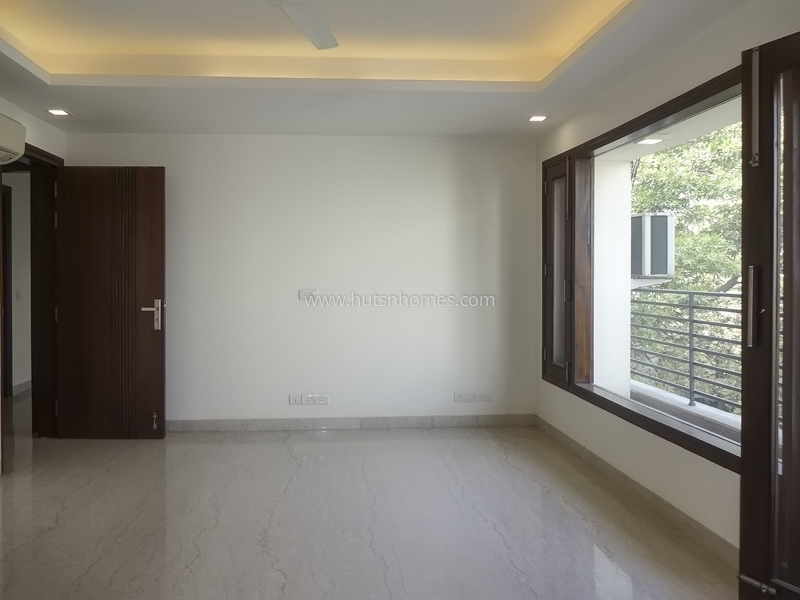 4 BHK Flat For Sale in South Extension 2