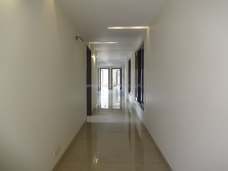 4 BHK Flat For Sale in South Extension 2