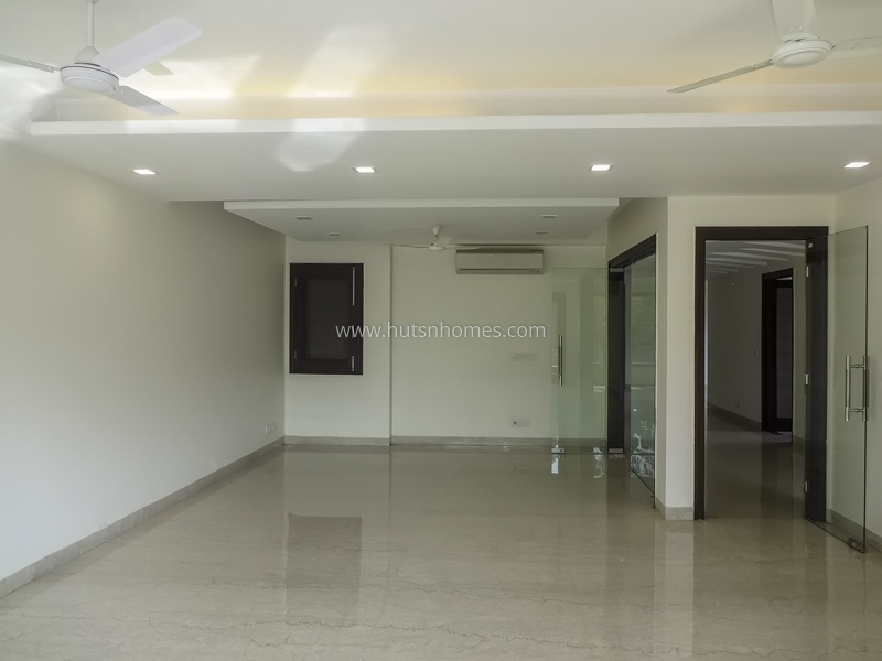 4 BHK Flat For Sale in South Extension 2