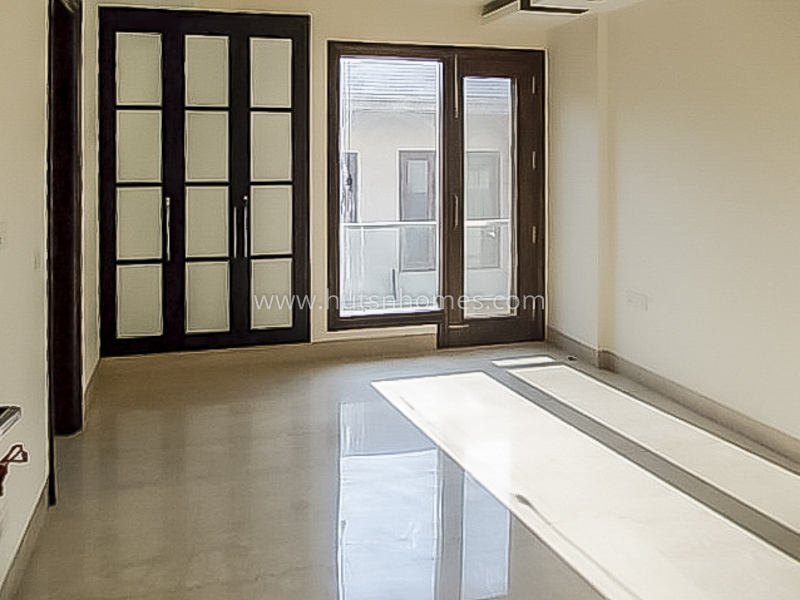 4 BHK Flat For Sale in Maharani Bagh