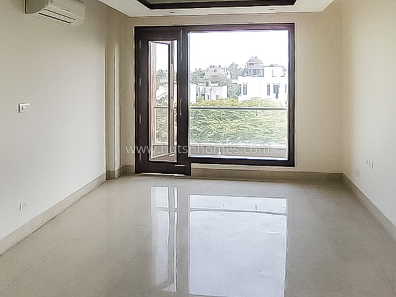 4 BHK Flat For Sale in Maharani Bagh