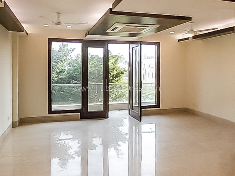 4 BHK Flat For Sale in Maharani Bagh