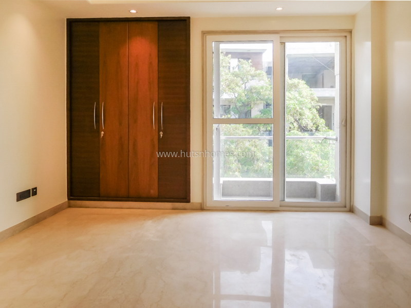 4 BHK Flat For Sale in Hauz Khas Enclave