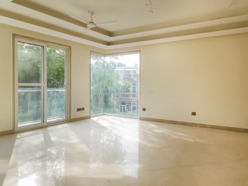 4 BHK Flat For Sale in Hauz Khas Enclave