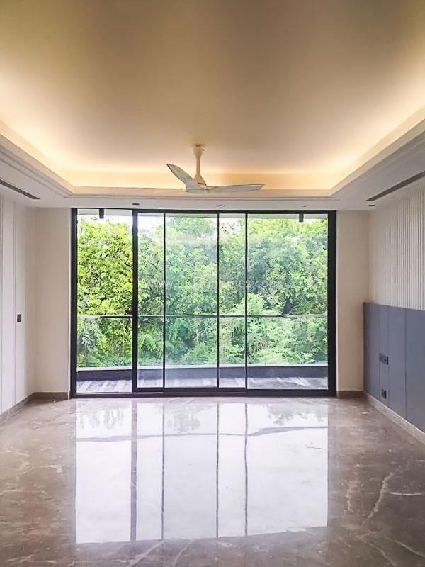 5 BHK Flat For Sale in Hauz Khas Enclave