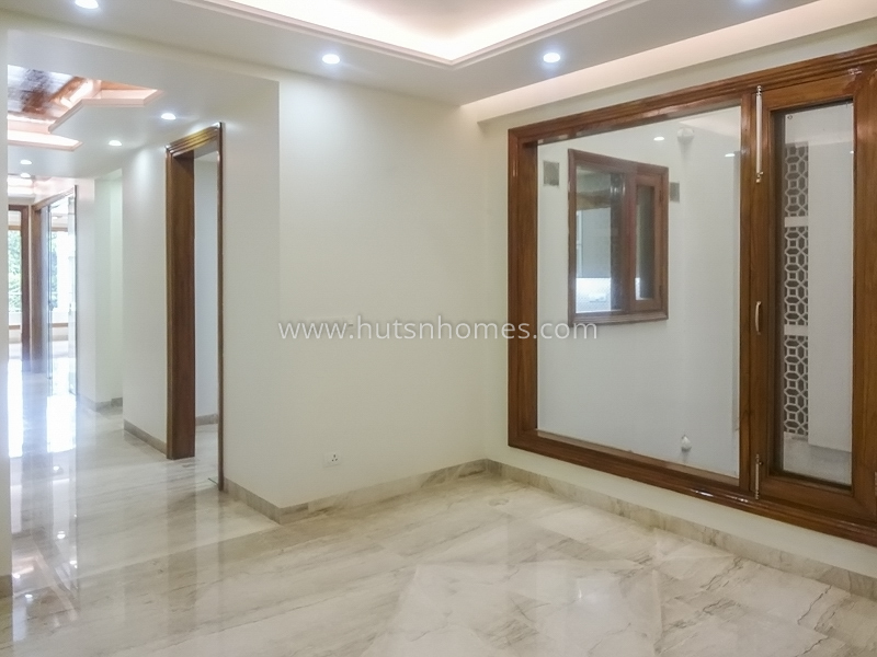 4 BHK Flat For Sale in South Extension 2