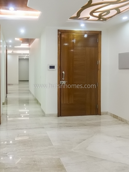 4 BHK Flat For Sale in South Extension 2