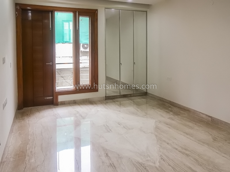 4 BHK Flat For Sale in South Extension 2