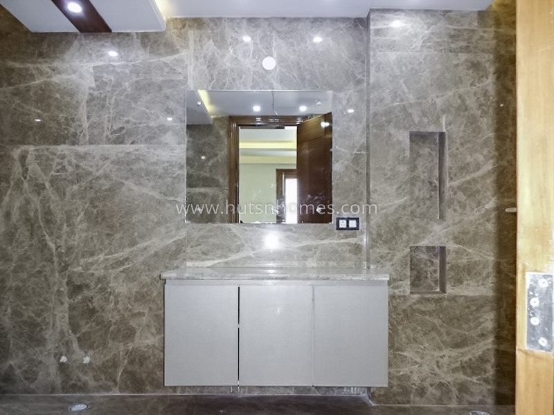 4 BHK Flat For Sale in South Extension 2