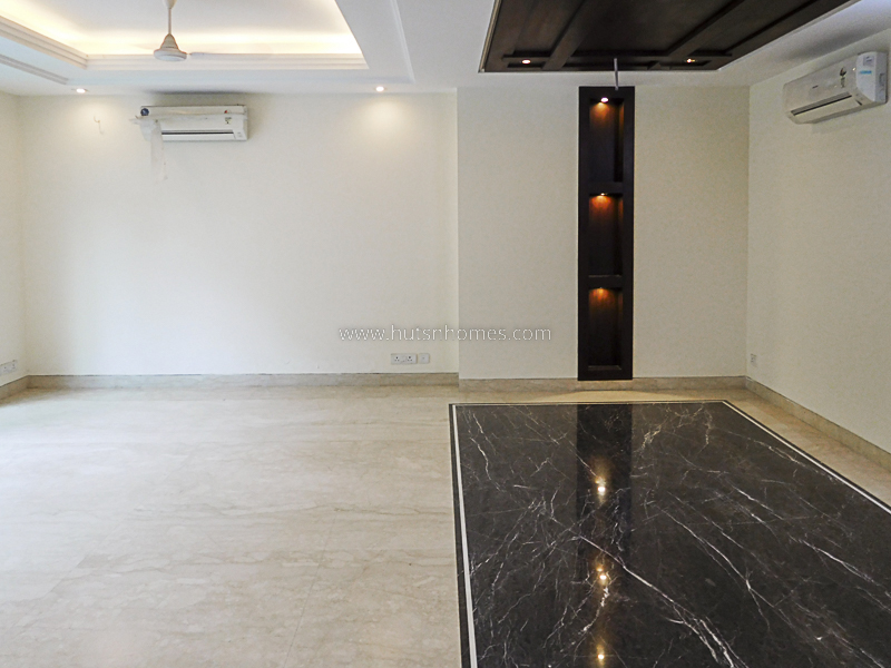 4 BHK Flat For Sale in Panchsheel Park