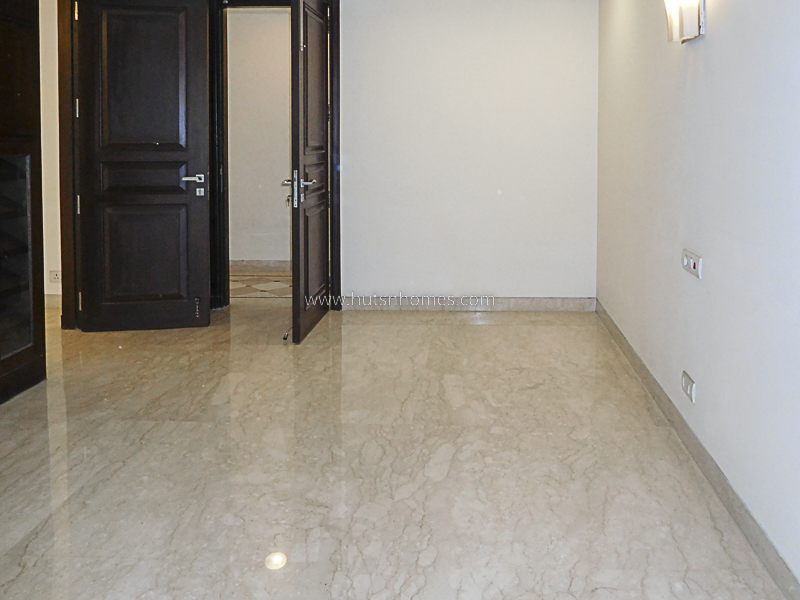 4 BHK Flat For Sale in Panchsheel Park