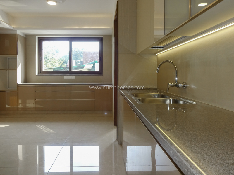 4 BHK Flat For Sale in Panchsheel Park