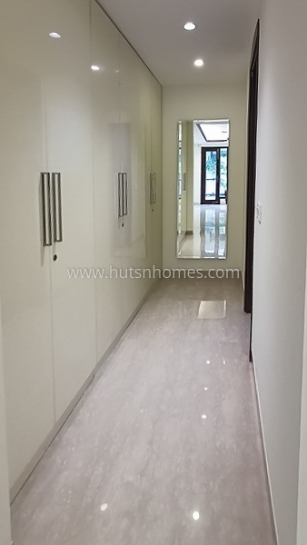 4 BHK Flat For Sale in Panchsheel Park