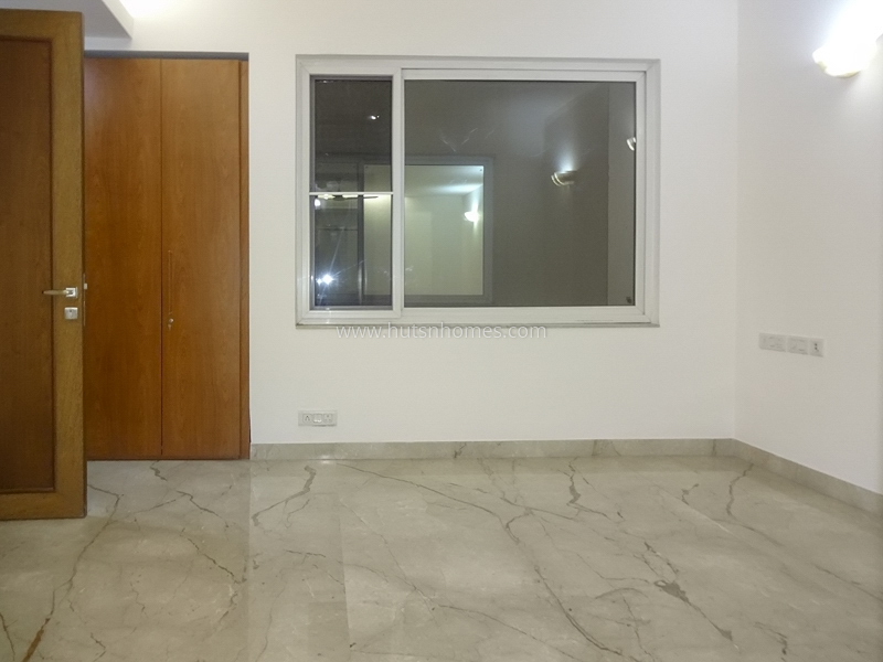 3 BHK Flat For Sale in Panchsheel Park