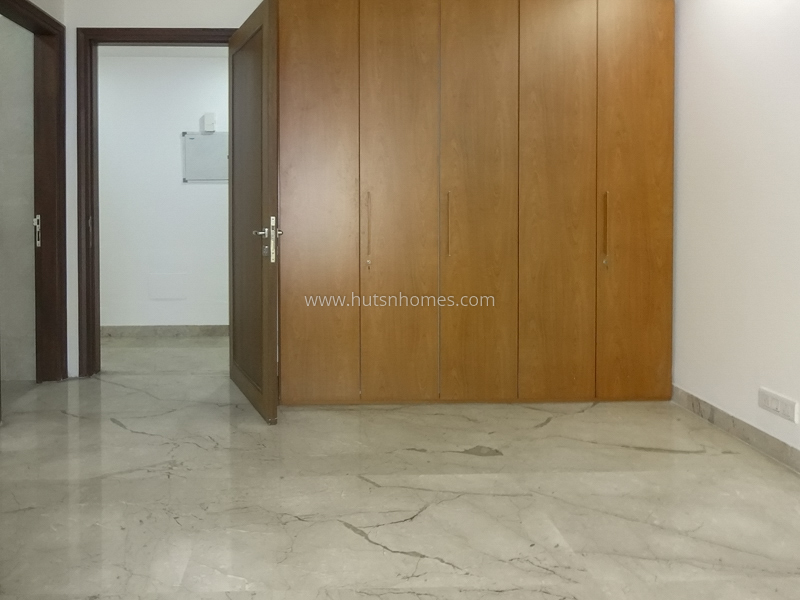 3 BHK Flat For Sale in Panchsheel Park