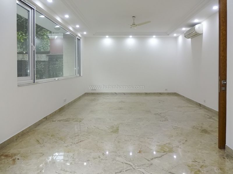 3 BHK Flat For Sale in Panchsheel Park