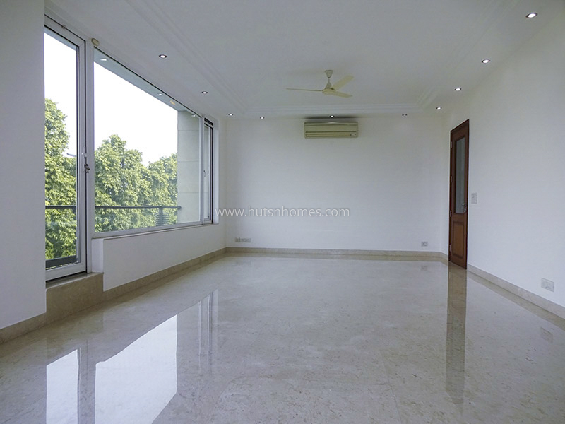 4 BHK Flat For Sale in Panchsheel Park