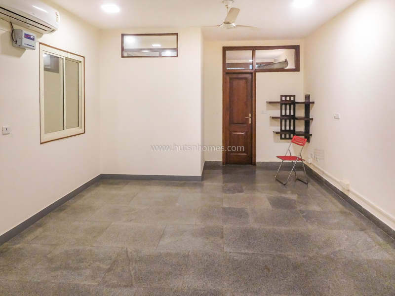 4 BHK Flat For Sale in Panchsheel Park