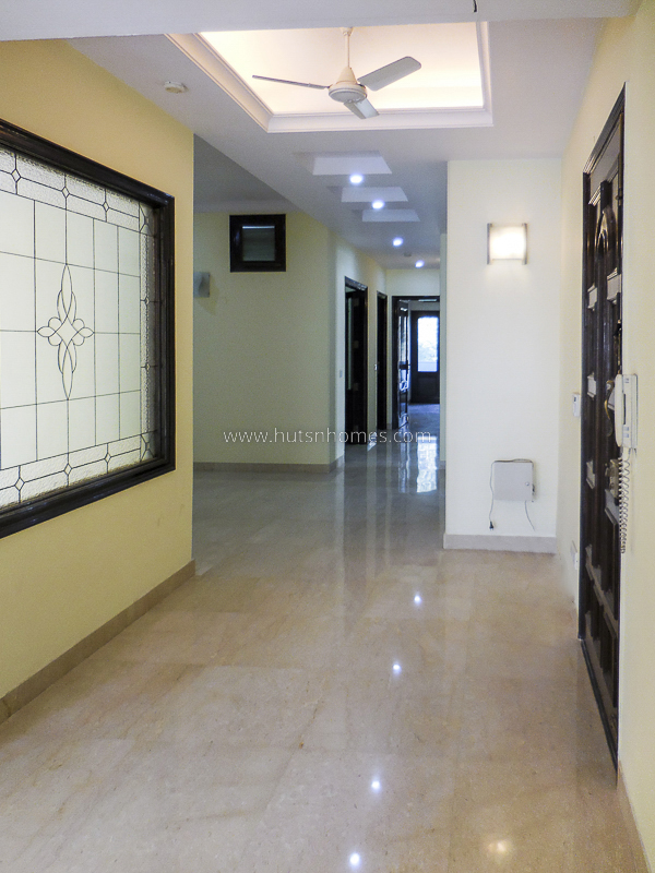 4 BHK Flat For Rent in Shanti Niketan