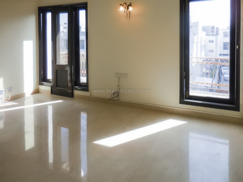 4 BHK Flat For Rent in Shanti Niketan