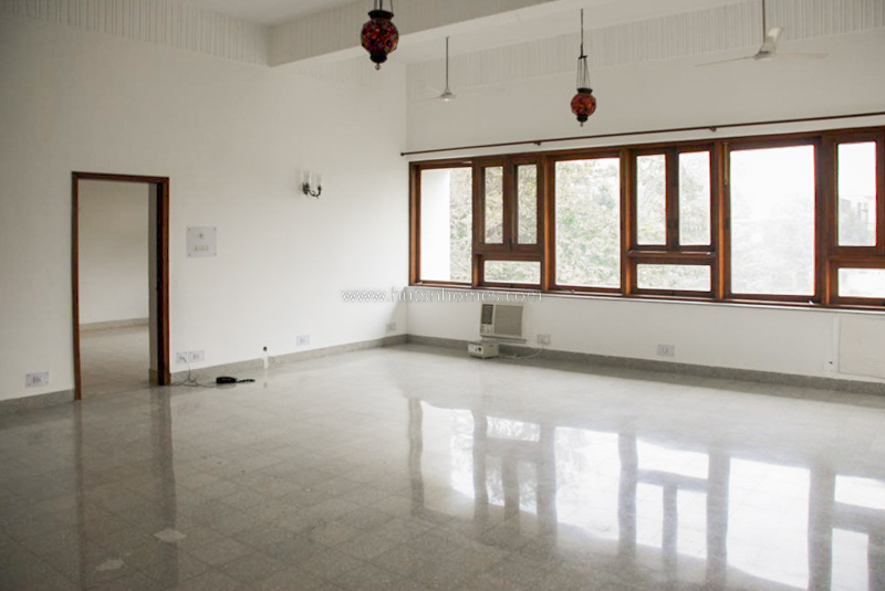 4 BHK Flat For Rent in Sundar Nagar