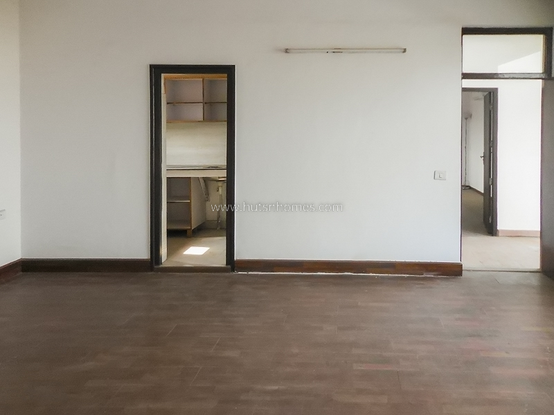 4 BHK Flat For Rent in Sundar Nagar