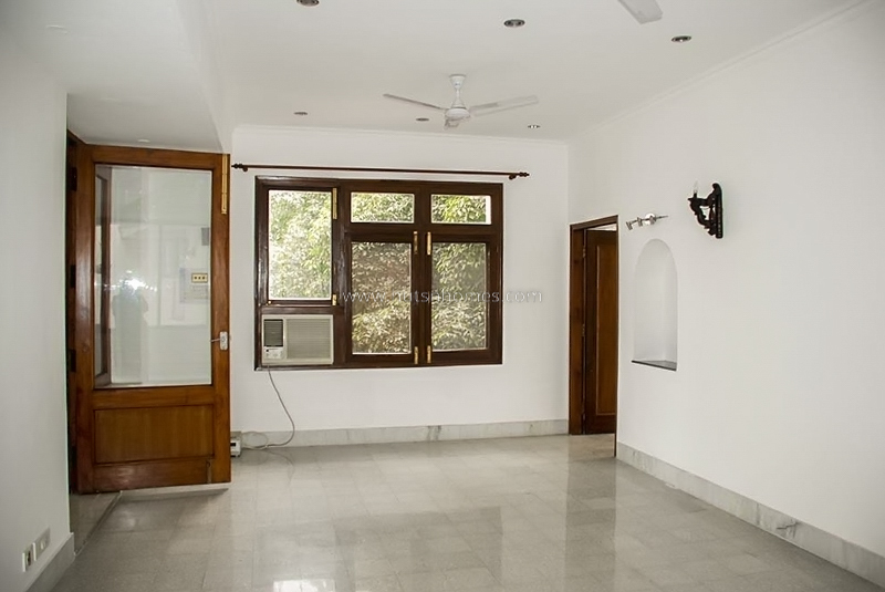 4 BHK Flat For Rent in Sundar Nagar