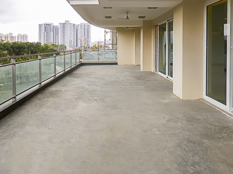 3 BHK Condo For Rent in Golf Course Road