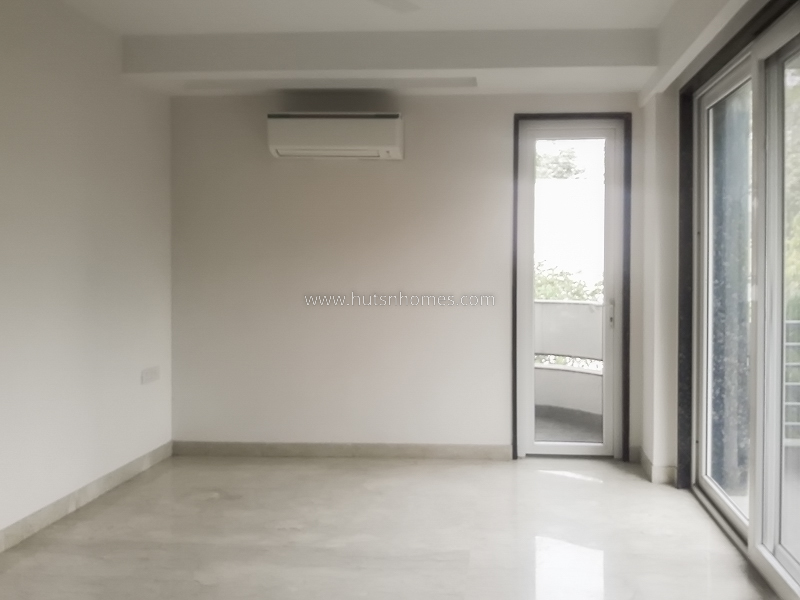 4 BHK Flat For Rent in Jangpura