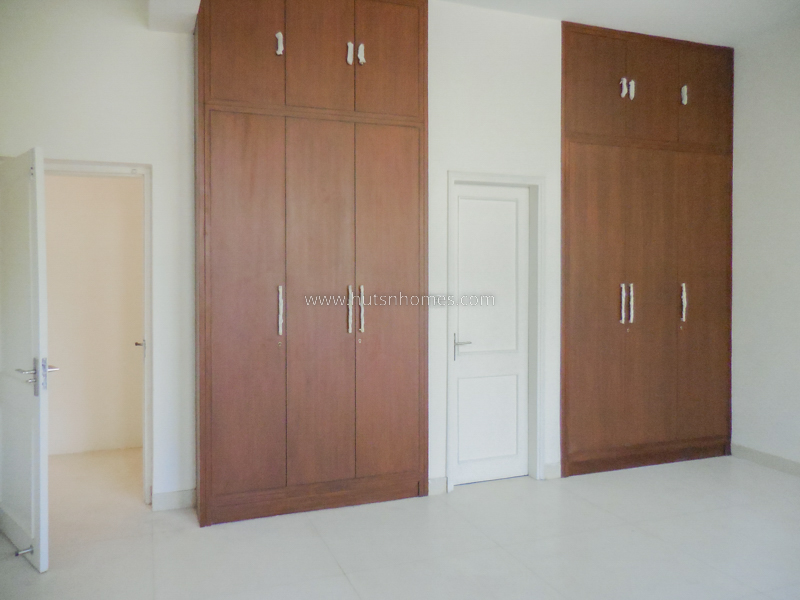 4 BHK House For Rent in Friends Colony West