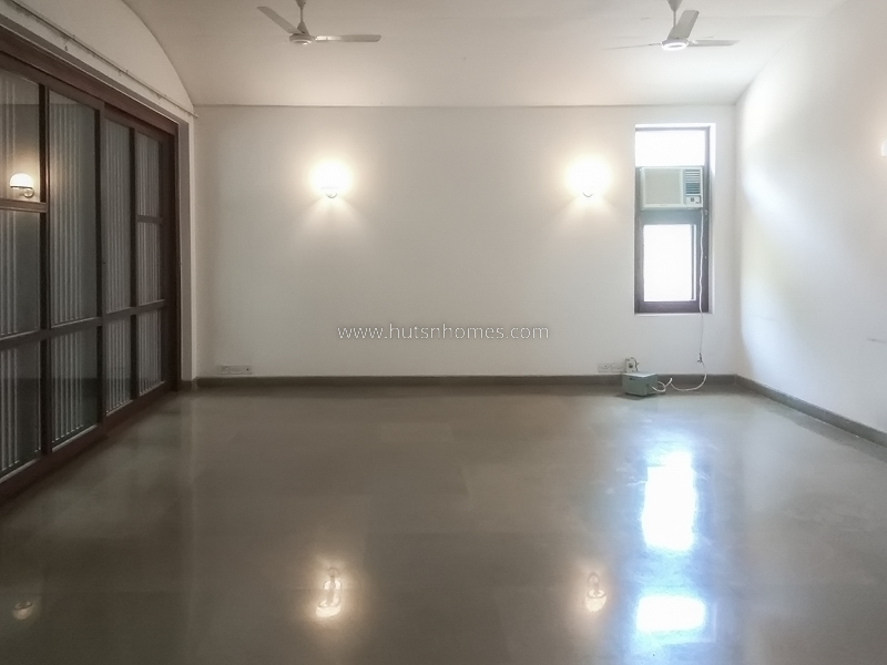 4 BHK Farm House For Rent in Mehrauli Gurgaon Road