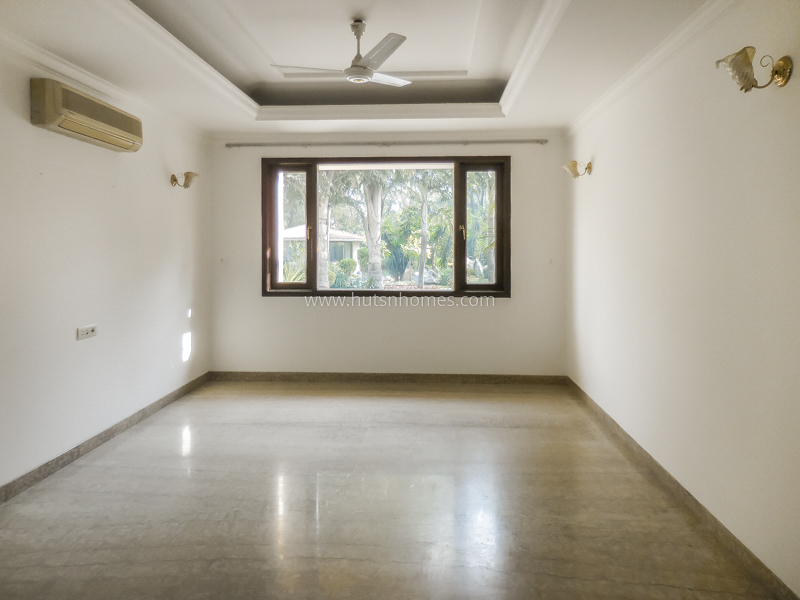 4 BHK Farm House For Rent in DLF Chttarpur