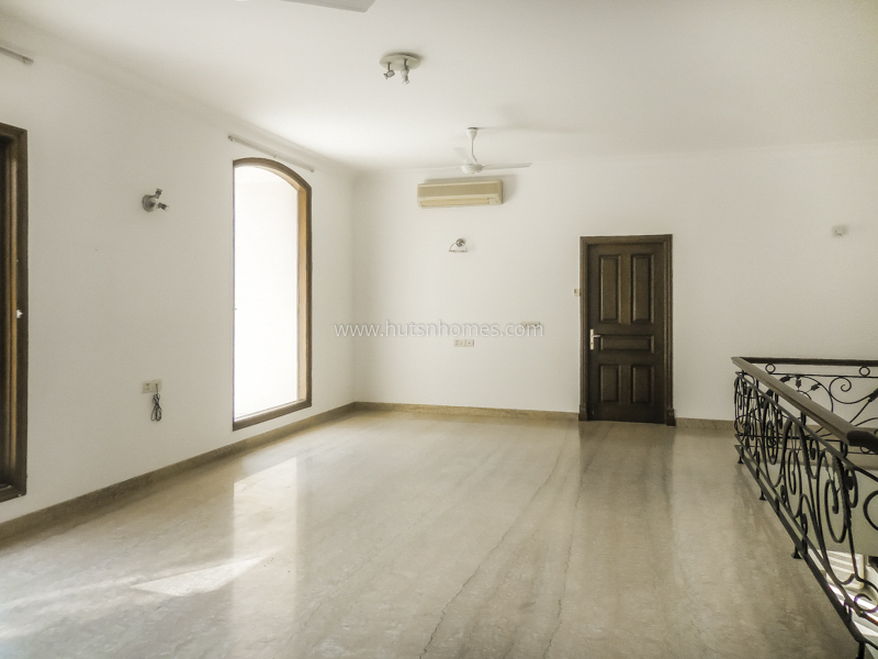 4 BHK Farm House For Rent in DLF Chttarpur