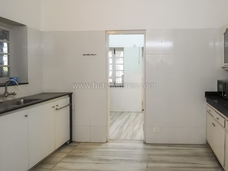 3 BHK Flat For Rent in Sundar Nagar