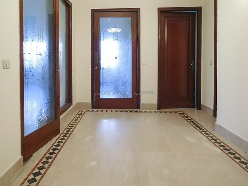 5 BHK Flat For Rent in Vasant Vihar