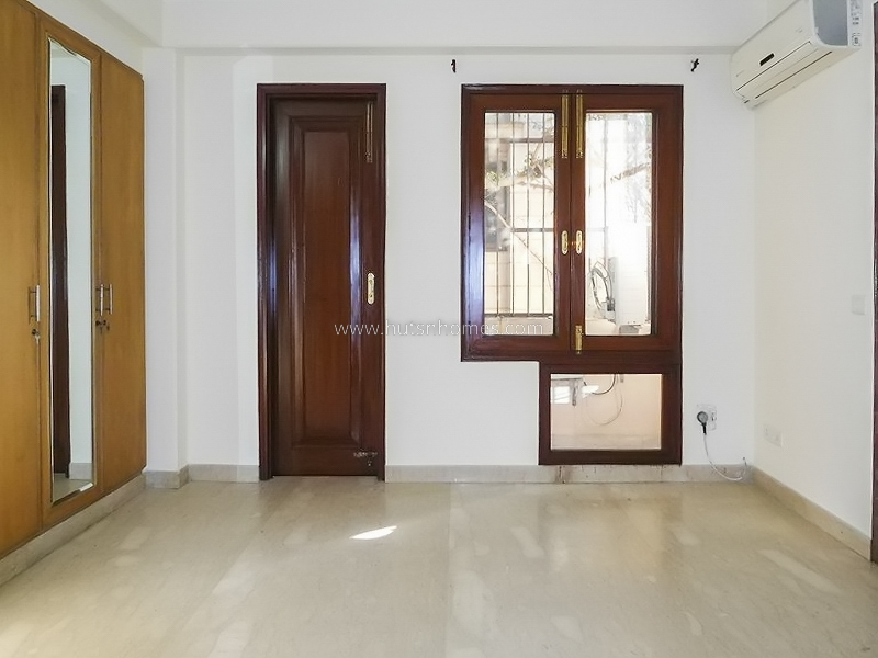 5 BHK Flat For Rent in Vasant Vihar