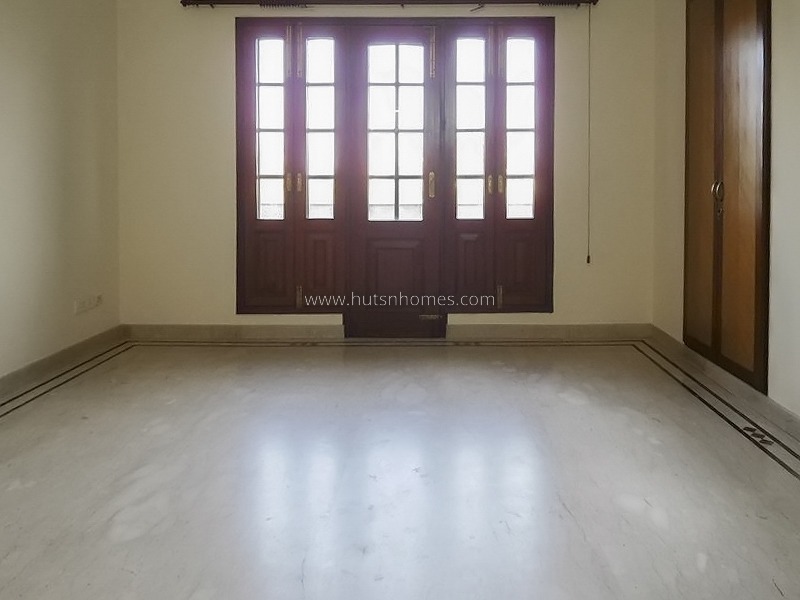 5 BHK Flat For Rent in Vasant Vihar