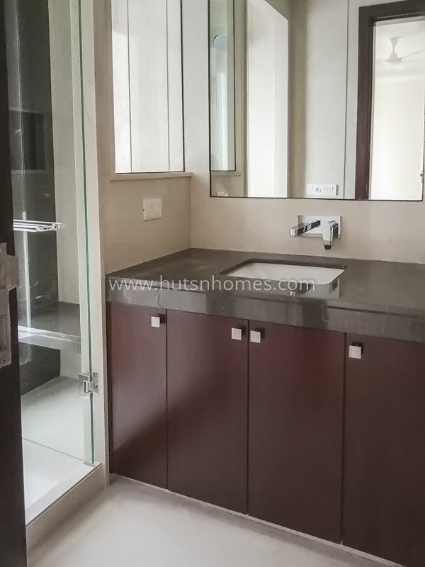 3 BHK Flat For Rent in Shanti Niketan