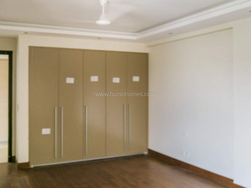 4 BHK Flat For Rent in Vasant Vihar