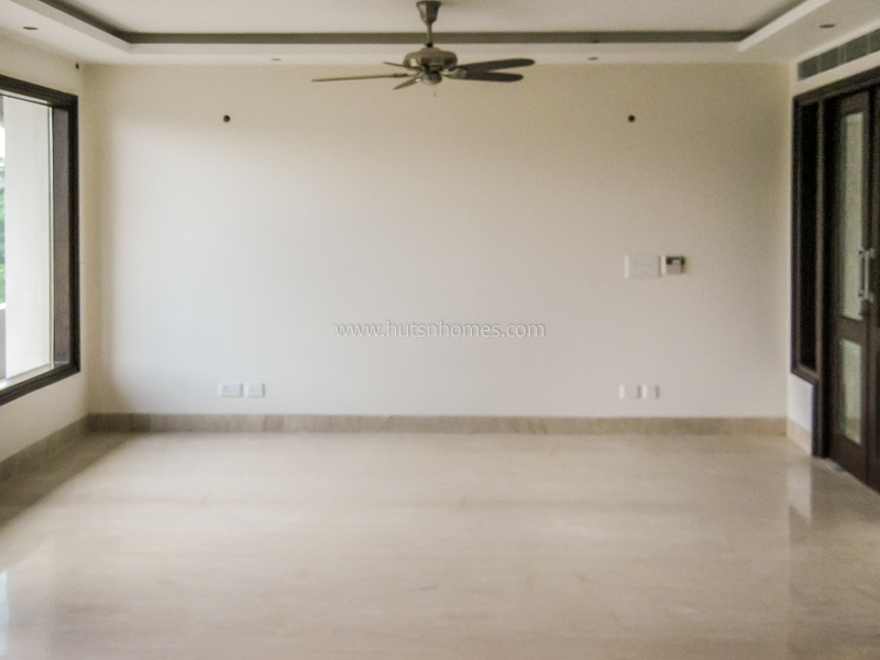 4 BHK Flat For Rent in Vasant Vihar