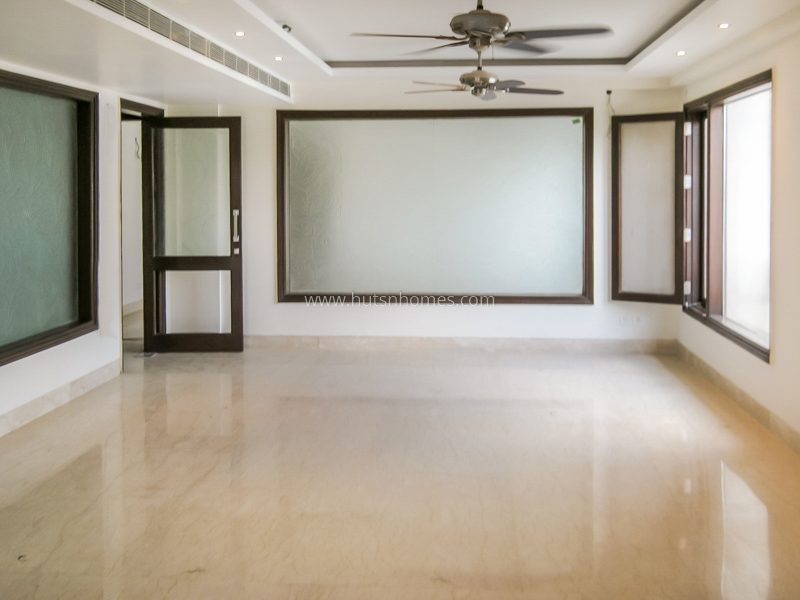 4 BHK Flat For Rent in Vasant Vihar