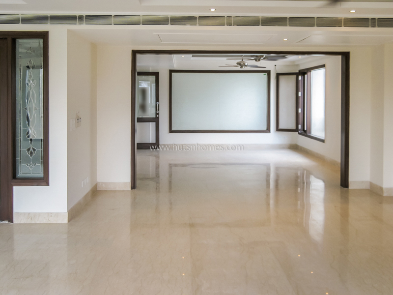 4 BHK Flat For Rent in Vasant Vihar