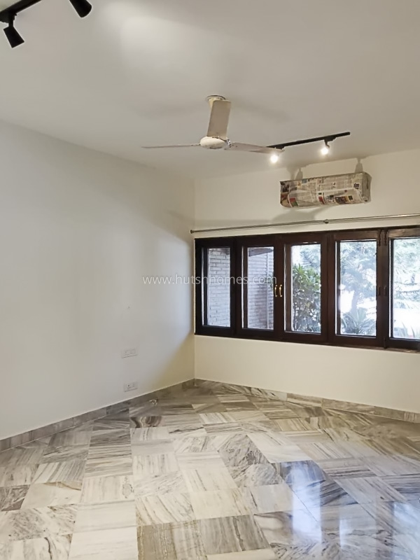 4 BHK Farm House For Rent in Vasant Kunj