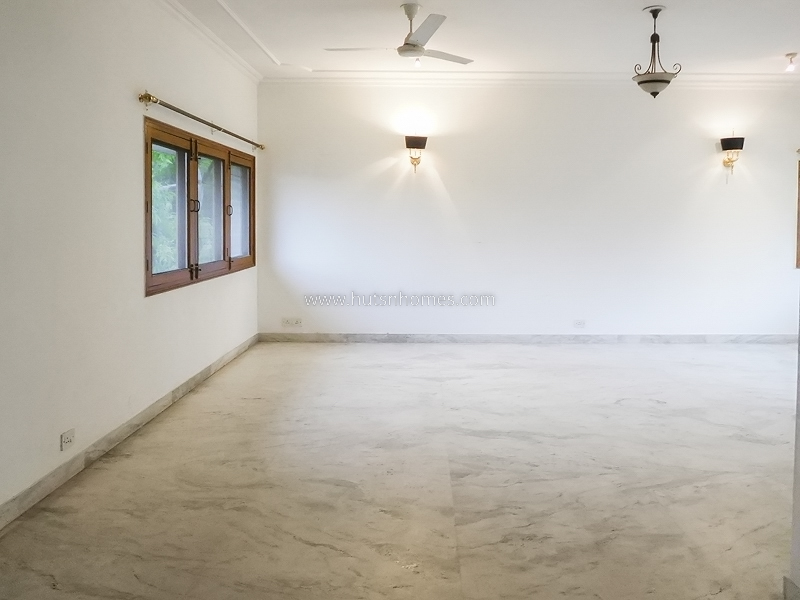 3 BHK Flat For Rent in Nizamuddin East