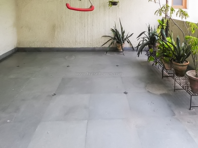 3 BHK Flat For Rent in Nizamuddin East