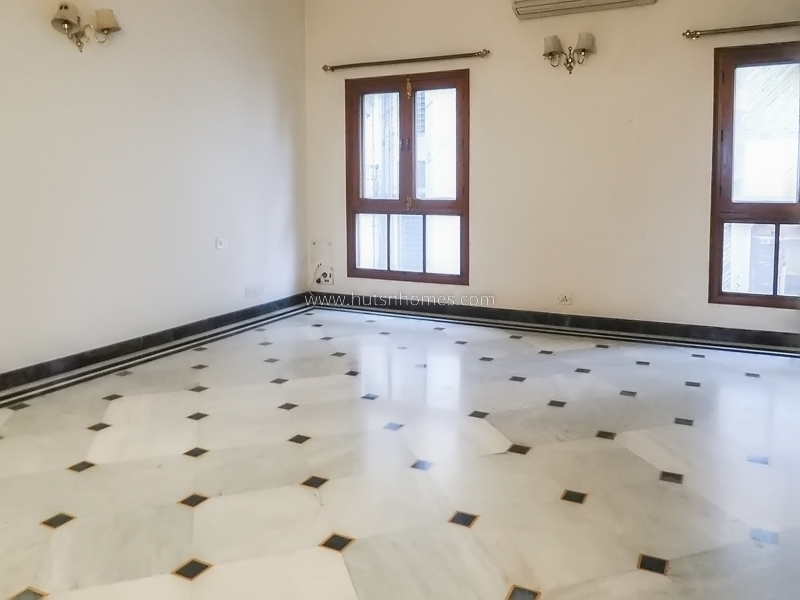 3 BHK Flat For Rent in Nizamuddin East