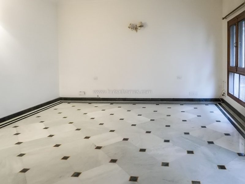 3 BHK Flat For Rent in Nizamuddin East