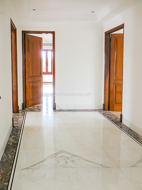 5 BHK Builder Floor For Rent in Shanti Niketan