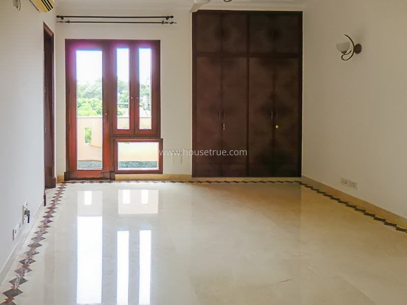 5 BHK Builder Floor For Rent in Shanti Niketan