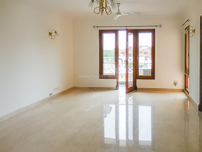 5 BHK Builder Floor For Rent in Shanti Niketan